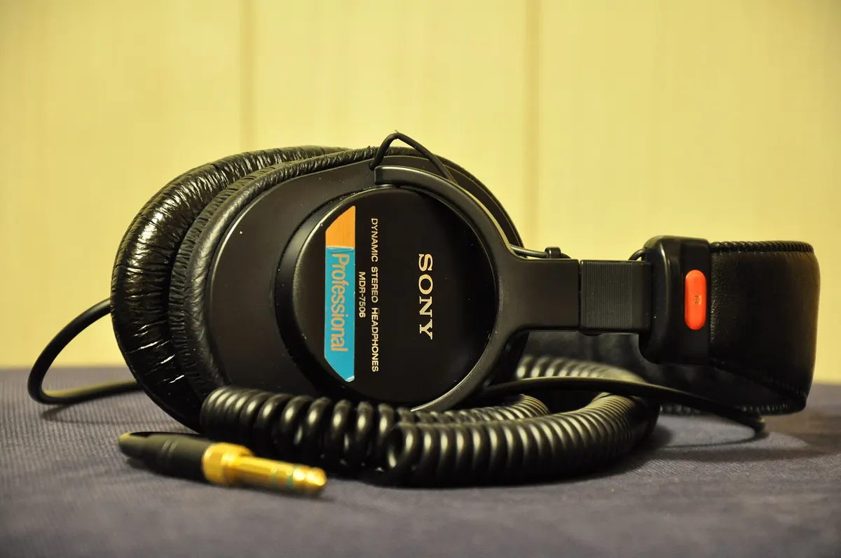 Sony MDR-7506, seitlich
